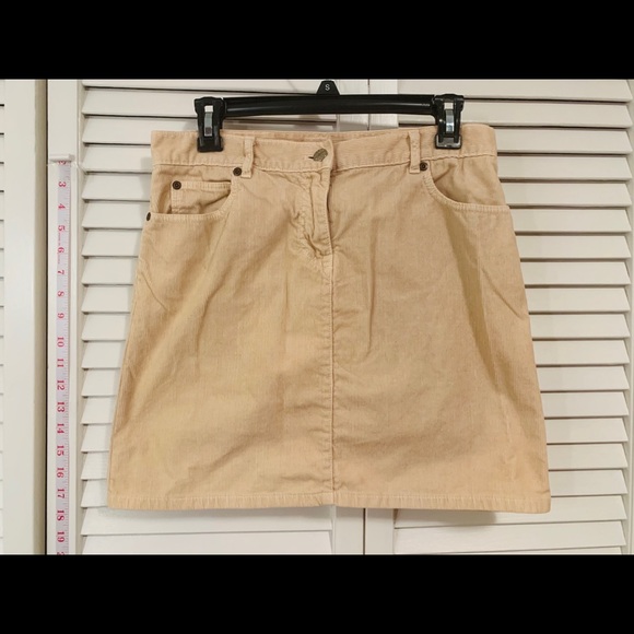 J. Crew Dresses & Skirts - J. Crew skirt size 4 Tan cordoroy pockets